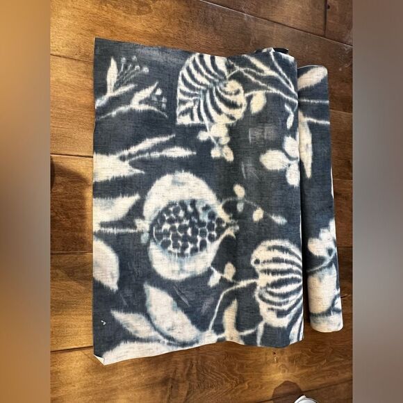 Anthropologie Kauai Botanical Wallpaper - Picture 4 of 4